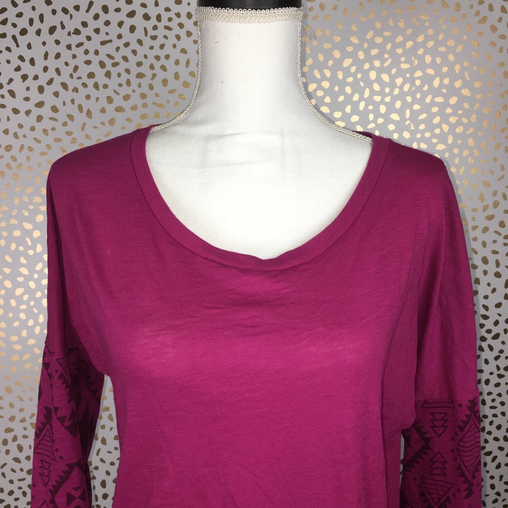 🍉PINK Victoria’s Secret Long Sleeves Tribal Top - Picture 2 of 8